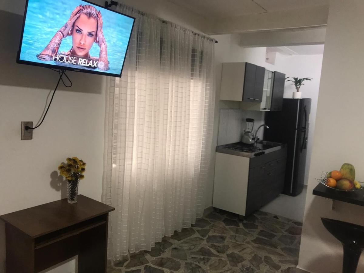 Vip Apartasuites Rosales Medellín Exterior foto