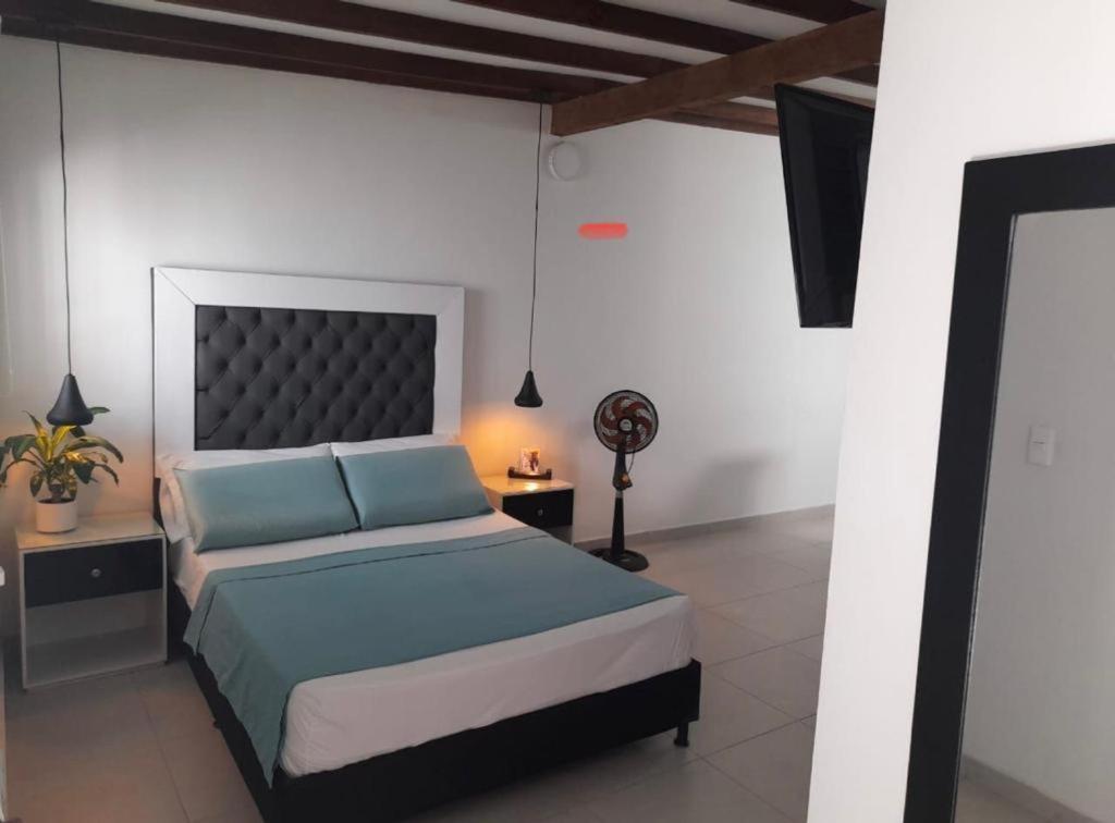 Vip Apartasuites Rosales Medellín Exterior foto