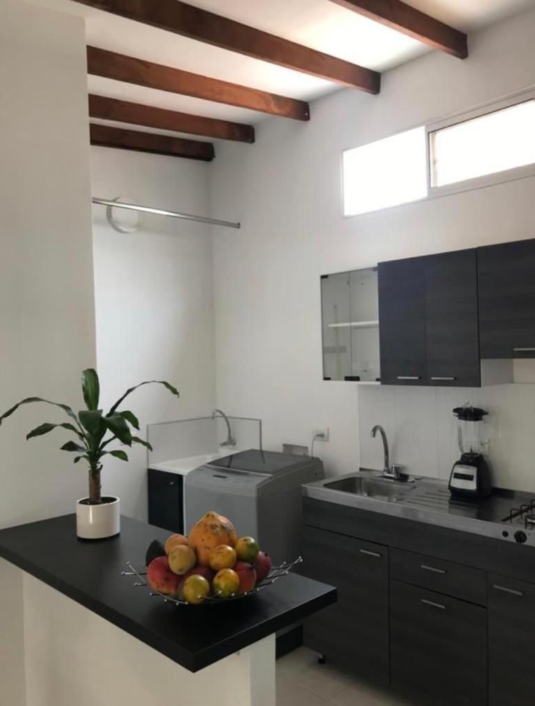 Vip Apartasuites Rosales Medellín Exterior foto